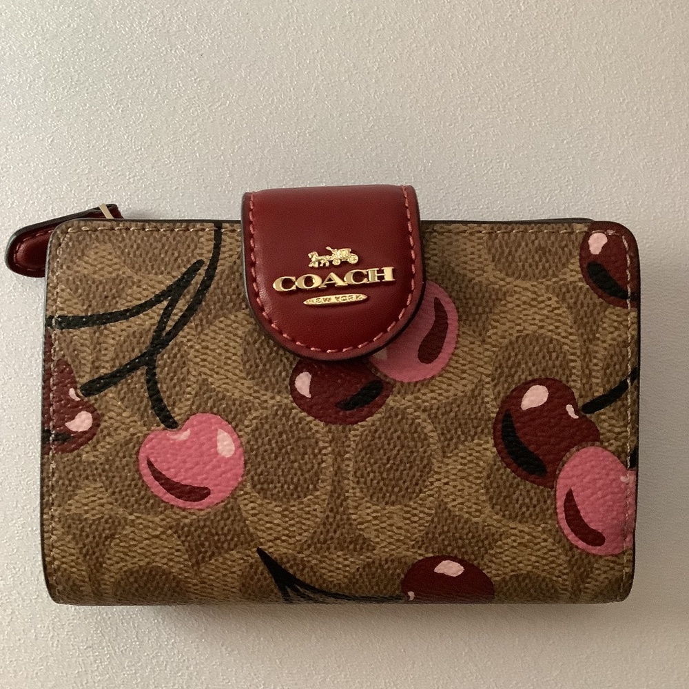 Coach Med Corner Zip Wallet Clutch CZ342 Brown Signature Canvas Cherry Print NWT